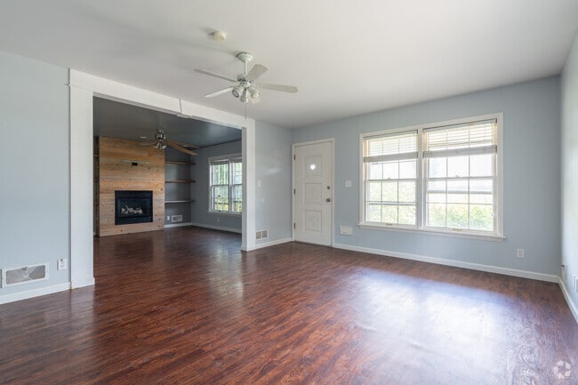 3BR, 2.5BA - Living Room - 3010 Taylorsville Rd