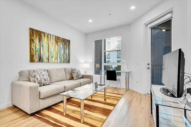 Building Photo - 593 Camino De La Reina Unit ID1287533P