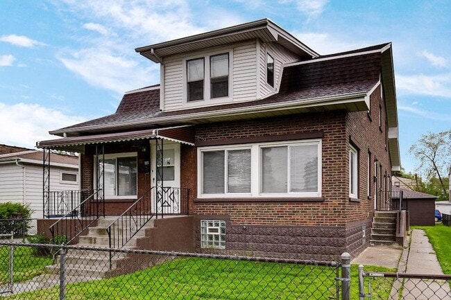 Building Photo - 650 119th St