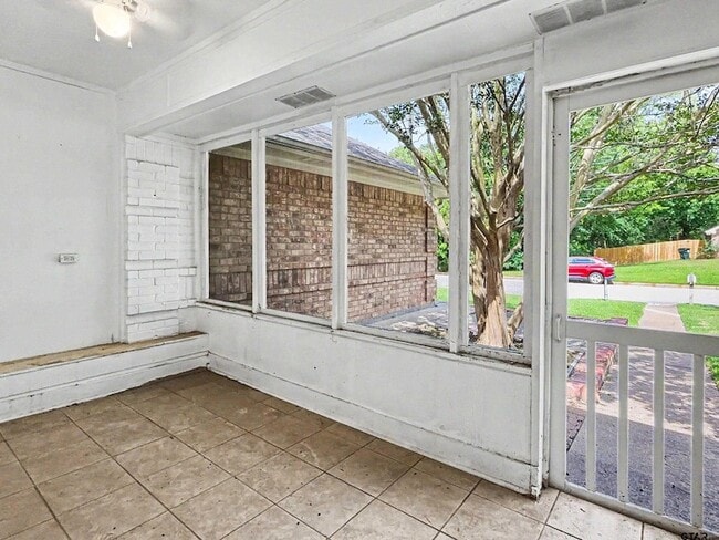 Photo - 16744 Overland Stage Dr