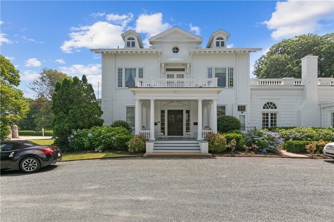 Photo - 718 Bellevue Ave