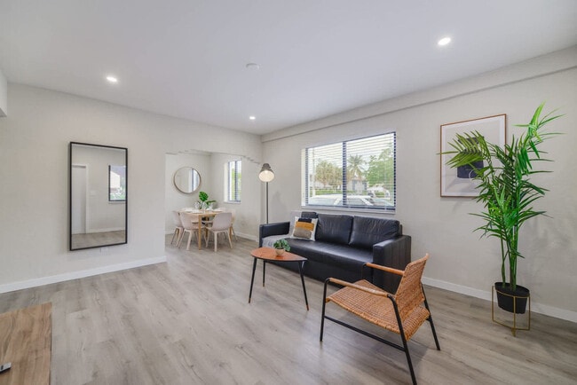 Building Photo - 700 SW 11th Ave Unit GO FL1-ID1022470P