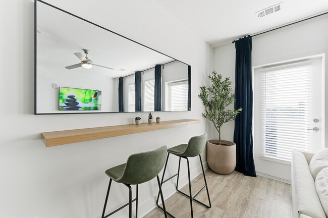 Building Photo - 220 Bill Kennedy Wy SE Unit SI ID1460017P