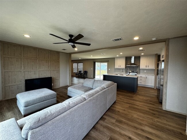 Photo - 191 Holly Pond