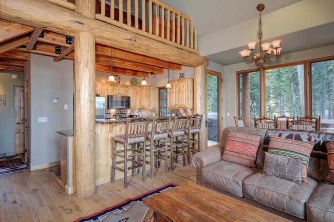 Building Photo - 12 Lower Mountain Home Road Unit SI ID1255698P
