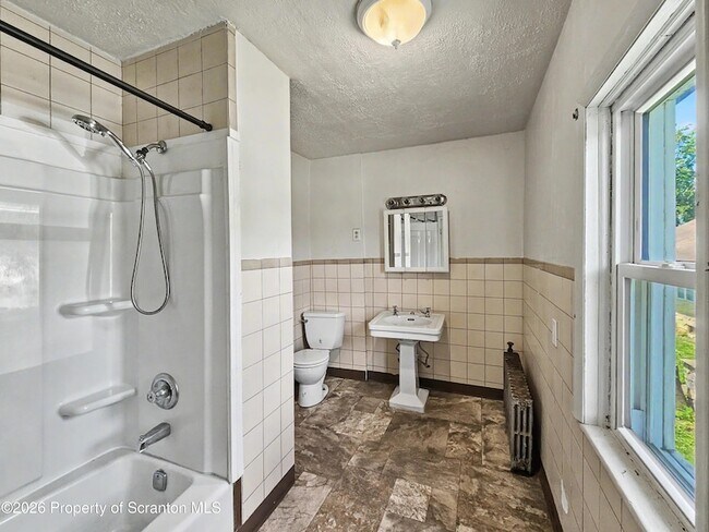 Photo - 1315 Farr St Unit 2