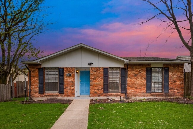 Building Photo - 9230 Millwood Dr