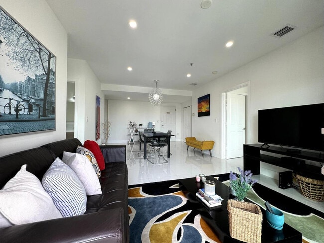 Building Photo - 2280 SW 32nd Ave Unit ID1056261P