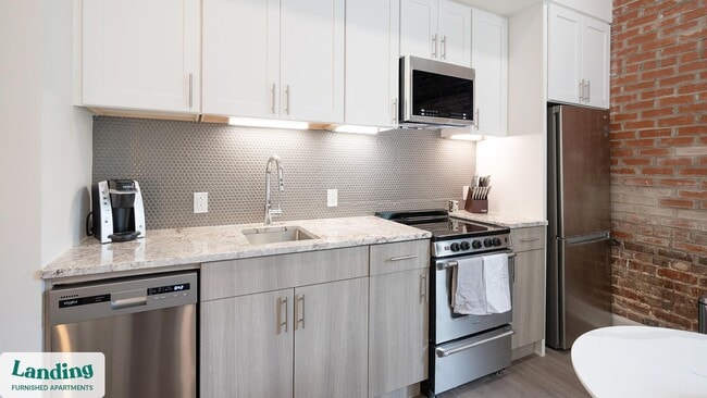 Photo - 425 20th St S Unit 200.579033