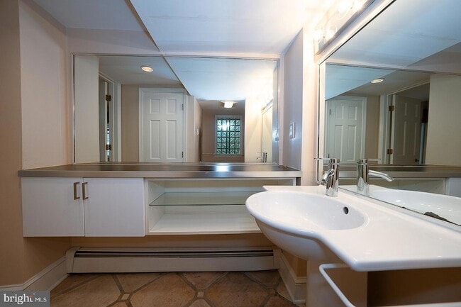 Photo - 212 Elm Terrace