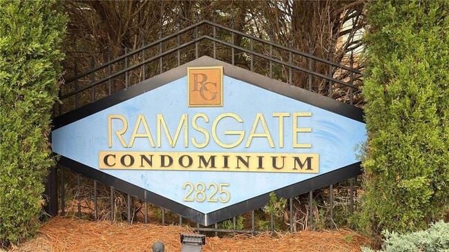 Building Photo - 2825 Northeast Expy