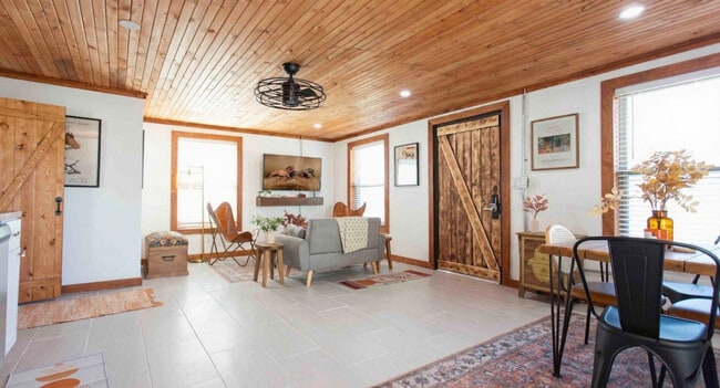 Photo - 227 S Hudson St Unit SI ID1502052P