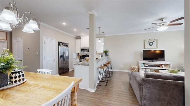 Photo - 2155 Big River St