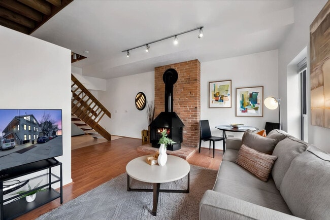 Photo - 962 Pavilion St Unit ID1234676P