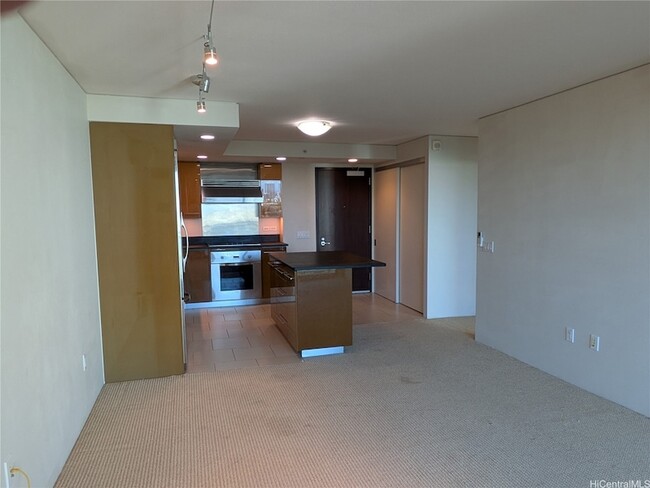 Photo - 1200 Queen Emma St