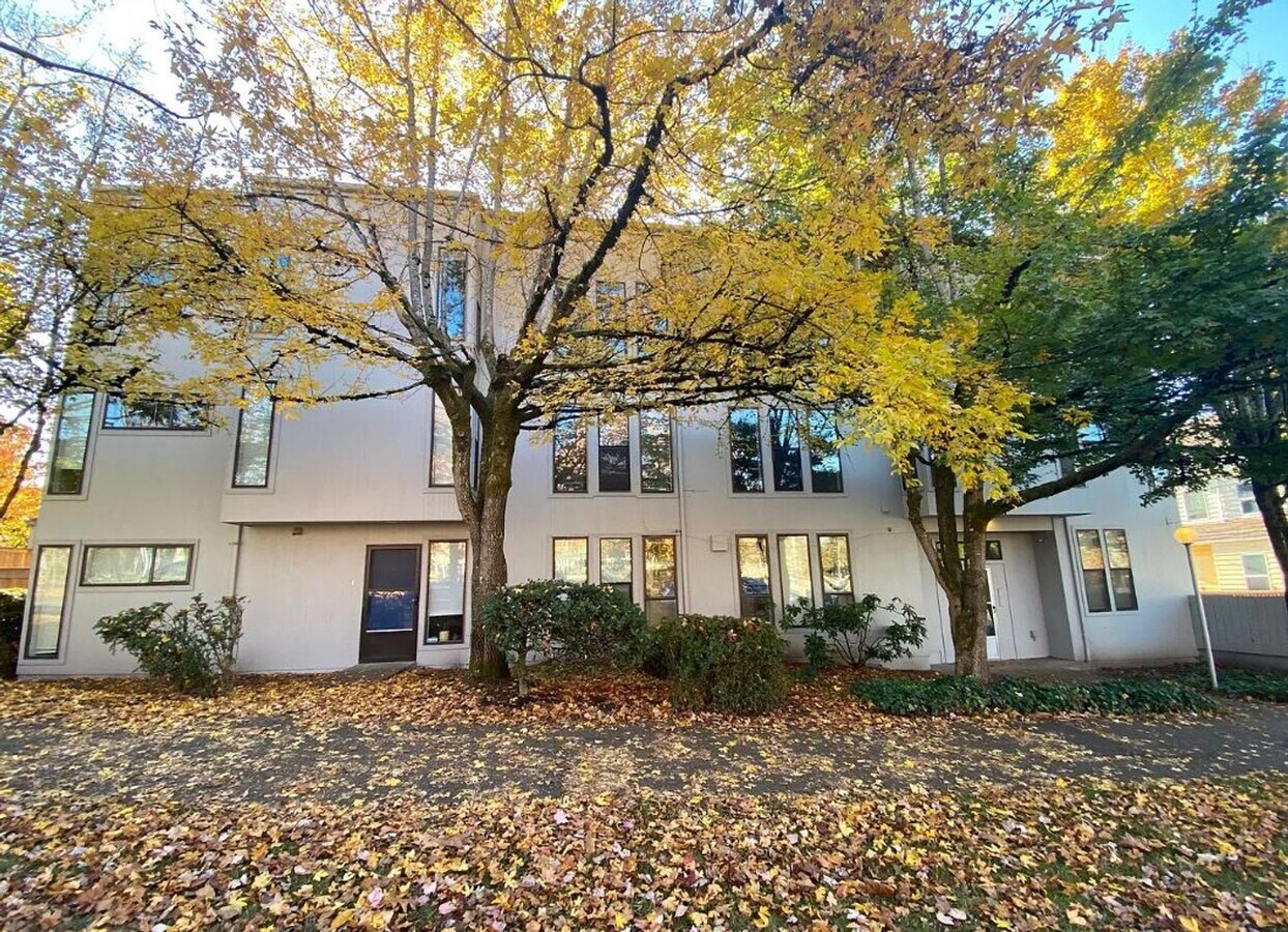 Capitol Crest - Capitol Crest