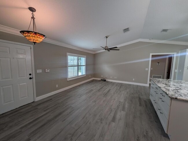 Photo - 625 Coconut Ave N
