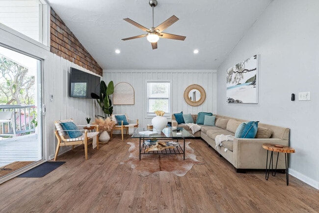 Building Photo - 120 Sherwood Ave Unit SI ID1281951P