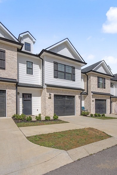 Photo - 713 Hollie Wy