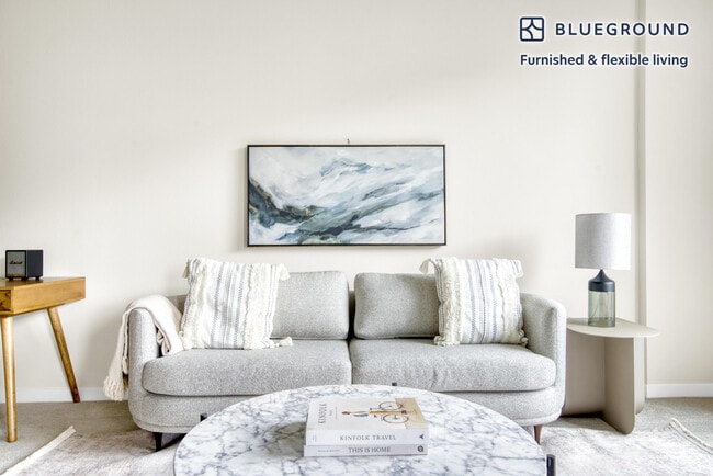 Photo - 550 Moreland Way