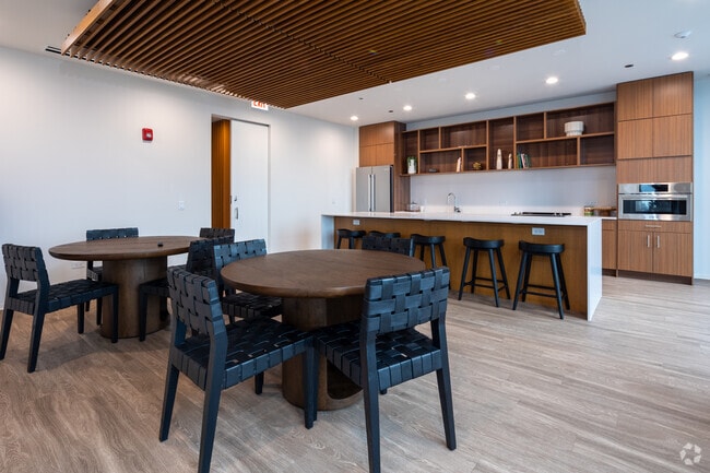 Party Room - 1400 Wabash