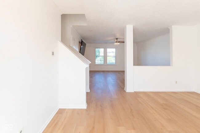 Photo - 2887 Ludwig Dr