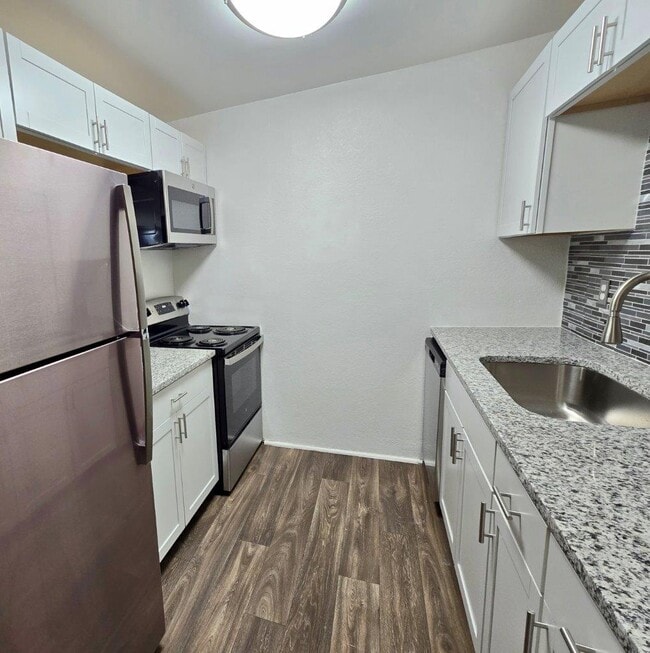 Building Photo - Jackson Grove Apartment Homes