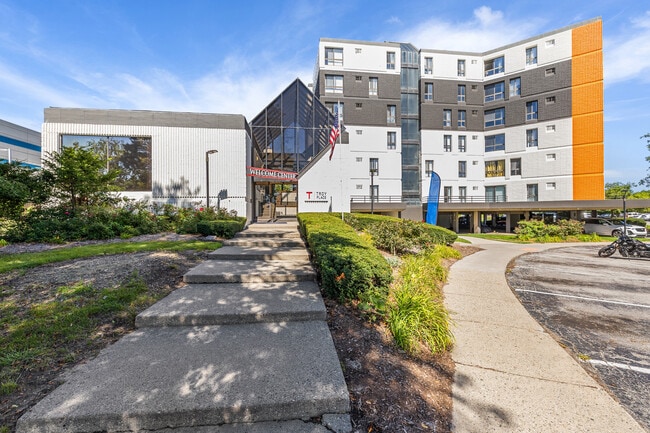 Building Photo - Residences of Troy Apartments - Troy, MI