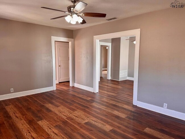 Photo - 1710 Monroe St