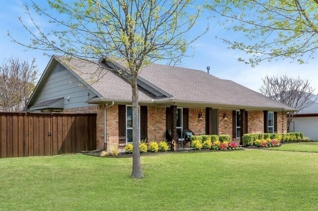 Photo - 1601 Windsong Trail