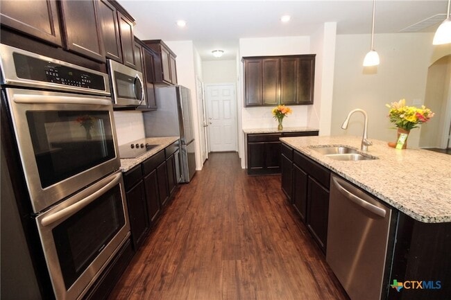 Photo - 1202 Stonewall Ridge