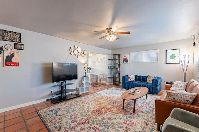 Photo - 523 W 19th St Unit SI ID1570255P