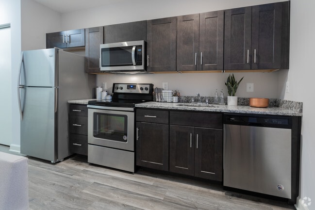 Photo - 405 W Redwood Apartments