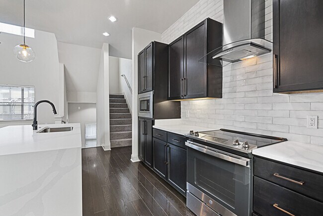 Photo - Domain Memorial