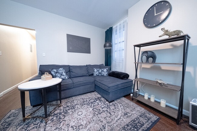 Building Photo - 5 W 101st St Unit ID1032000P