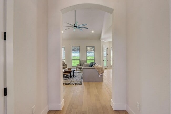Photo - 1007 Meadow Wood Ter