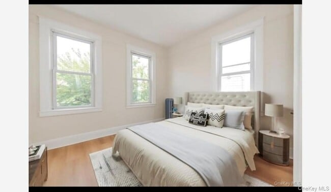 Building Photo - 959 Van Nest Ave Unit 1