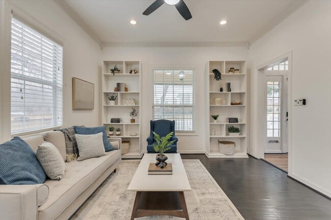 Photo - 909 Elsbeth St Unit ID1019507P