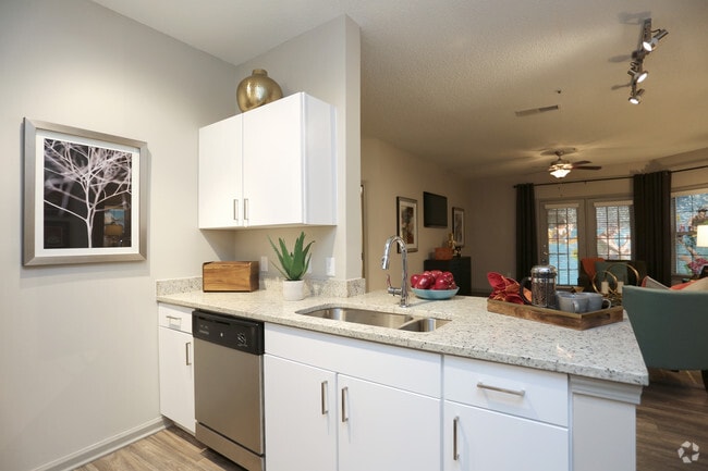 Photo - 1000 Spalding