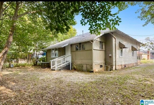 Photo - 2824 25th St N