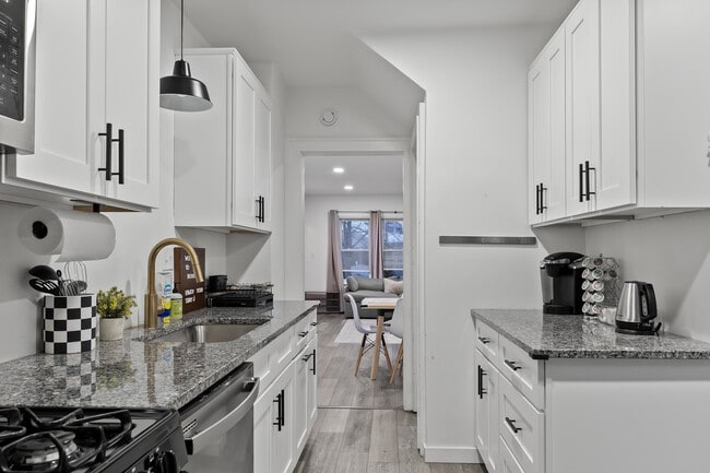 Photo - 429 S Kenwood Ave