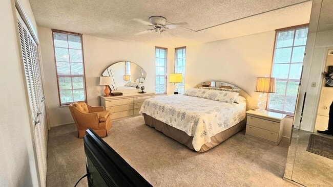 Photo - 575 Oaks Ln Unit 1010