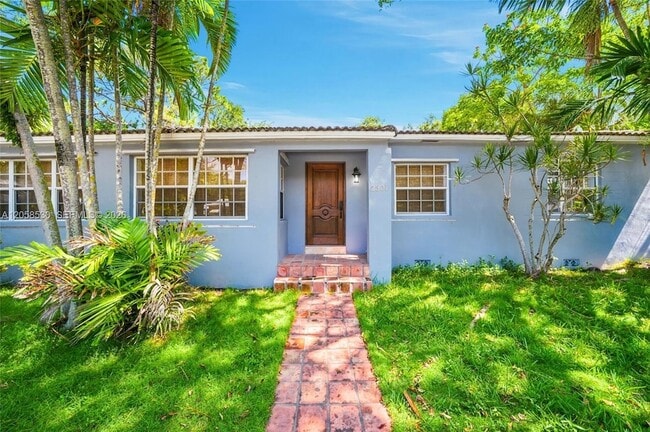 Building Photo - 2301 Tequesta Ln