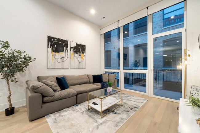 Photo - 318 W Grand Ave Unit ID1244921P