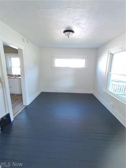 Photo - 175 Charles Ave NE