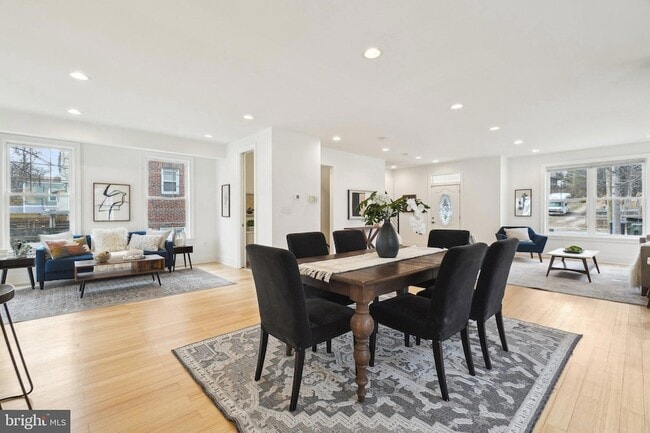 Photo - 2837 Myrtle Ave NE