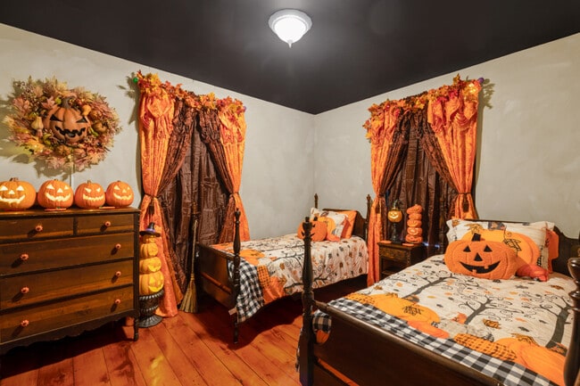 Photo - 114 1/2 Bridge Street-SI ID1631127P Unit SI ID1631127P