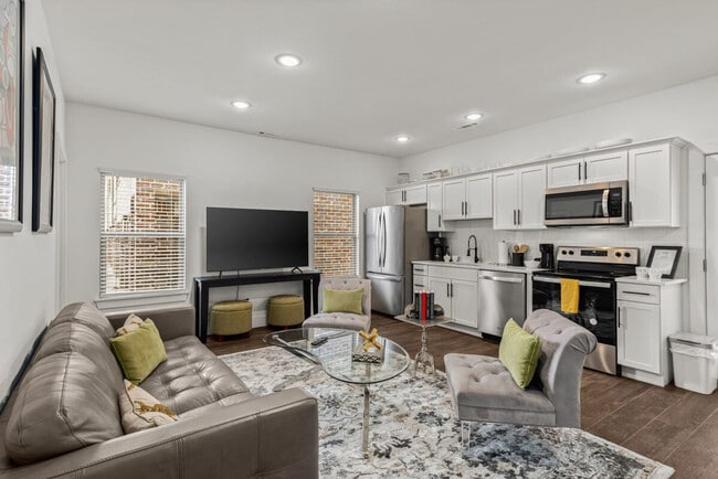 Building Photo - 2612 SW Livingston Square Unit FL1-ID1241301P