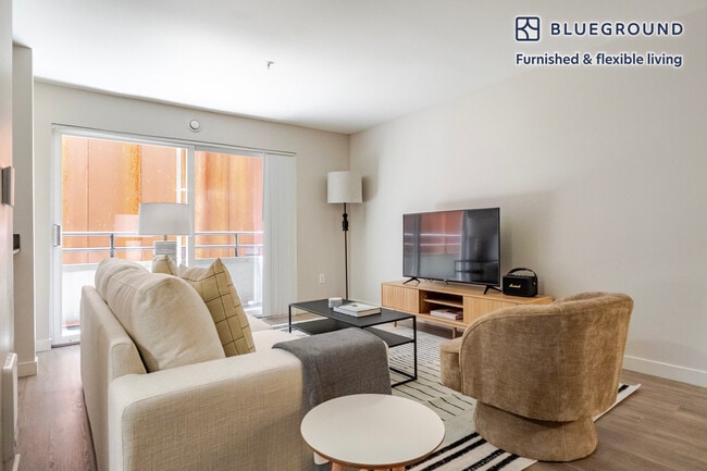 Photo - 526 Yale Ave N Unit FL4-ID877