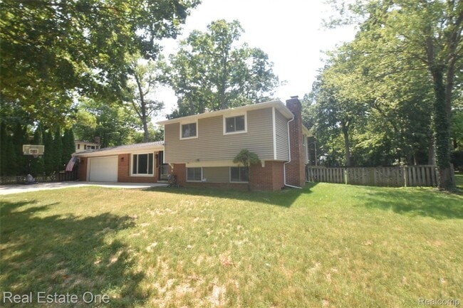 Photo - 2571 Red Arrow Dr